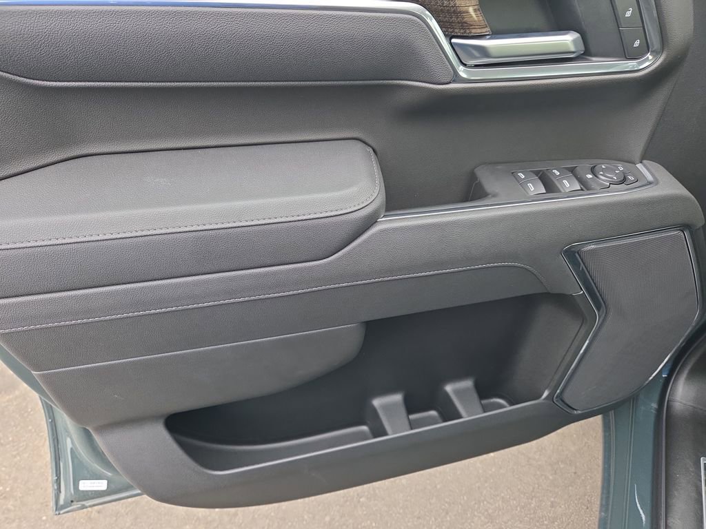 2025 Chevrolet Silverado 1500 LT - Photo 14
