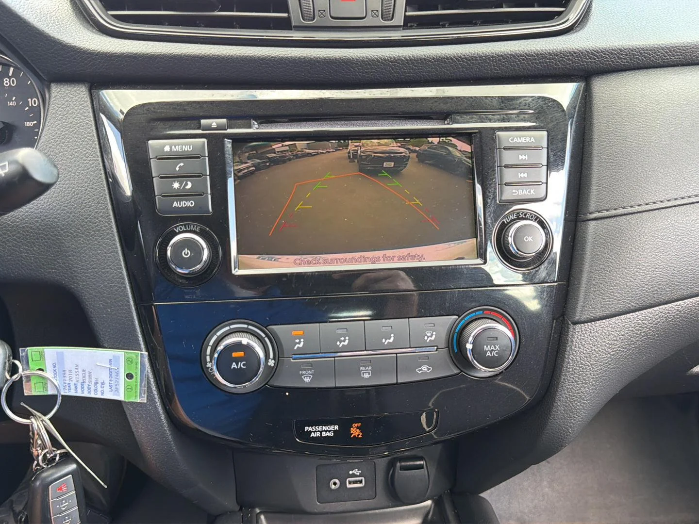 Used 2018 Glacier White Nissan S image 5