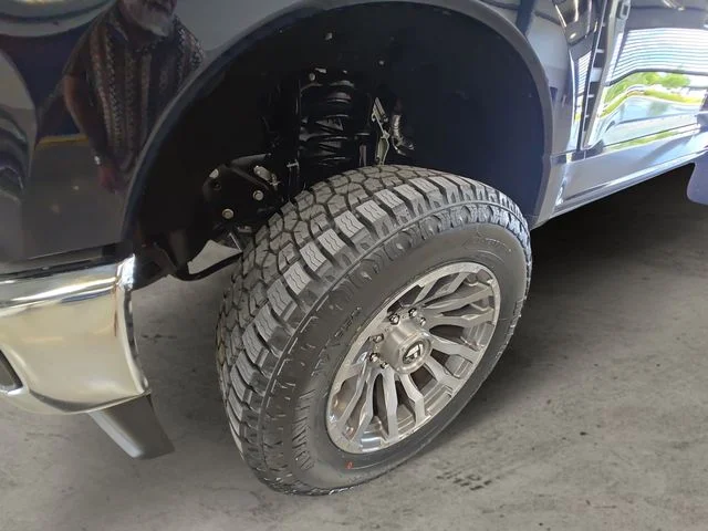 Used 2025 Blue Metallic Ford King Ranch image 9
