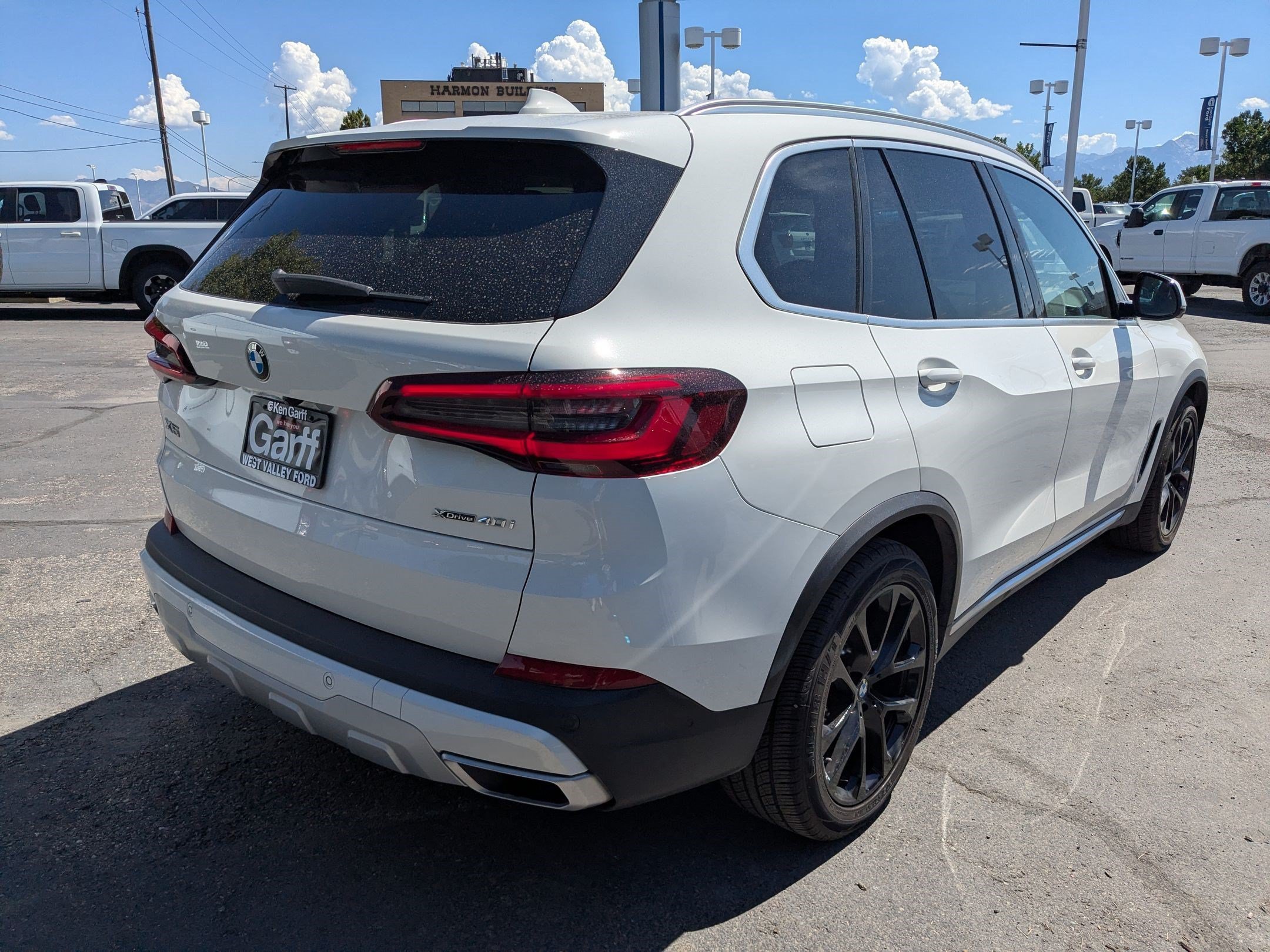 Used 2022 Alpine White BMW xDrive40i image 3