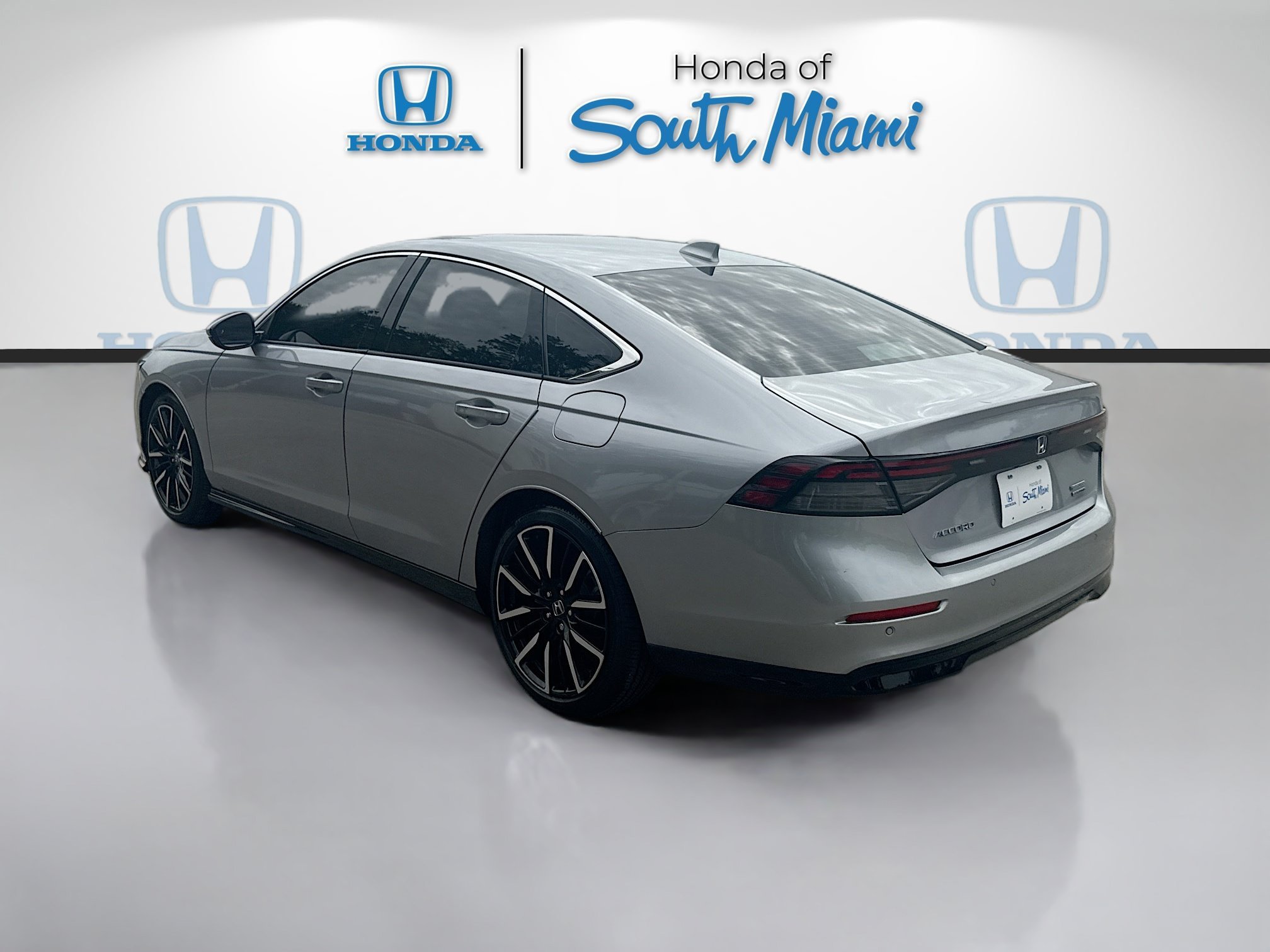 Certified Used 2023 Lunar Silver Metallic Honda HYBRID TRG image 5