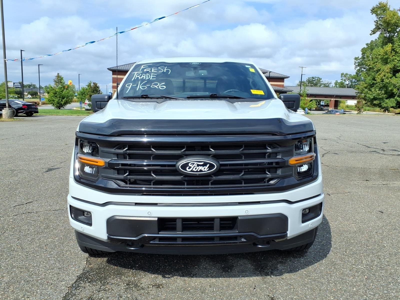 Used 2024 Avalanche Ford XLT image 2
