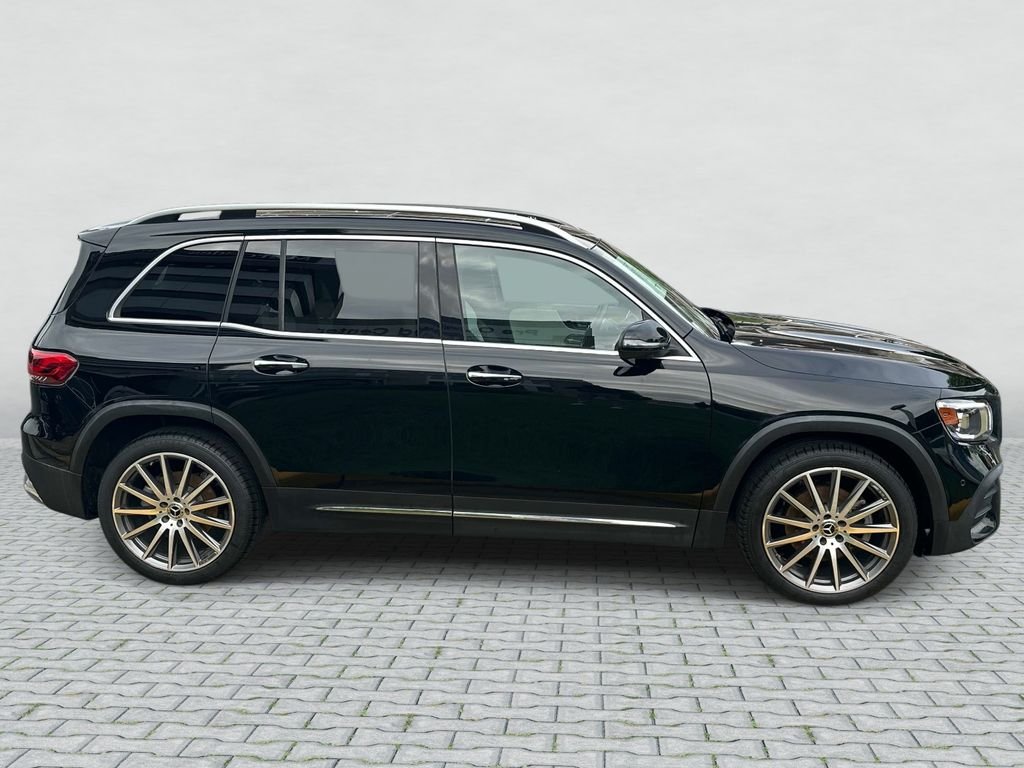 Used 2023  Mercedes-Benz GLB 250 image 4