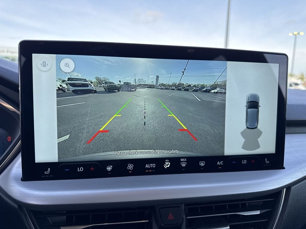 Used 2025  Ford Platinum image 17
