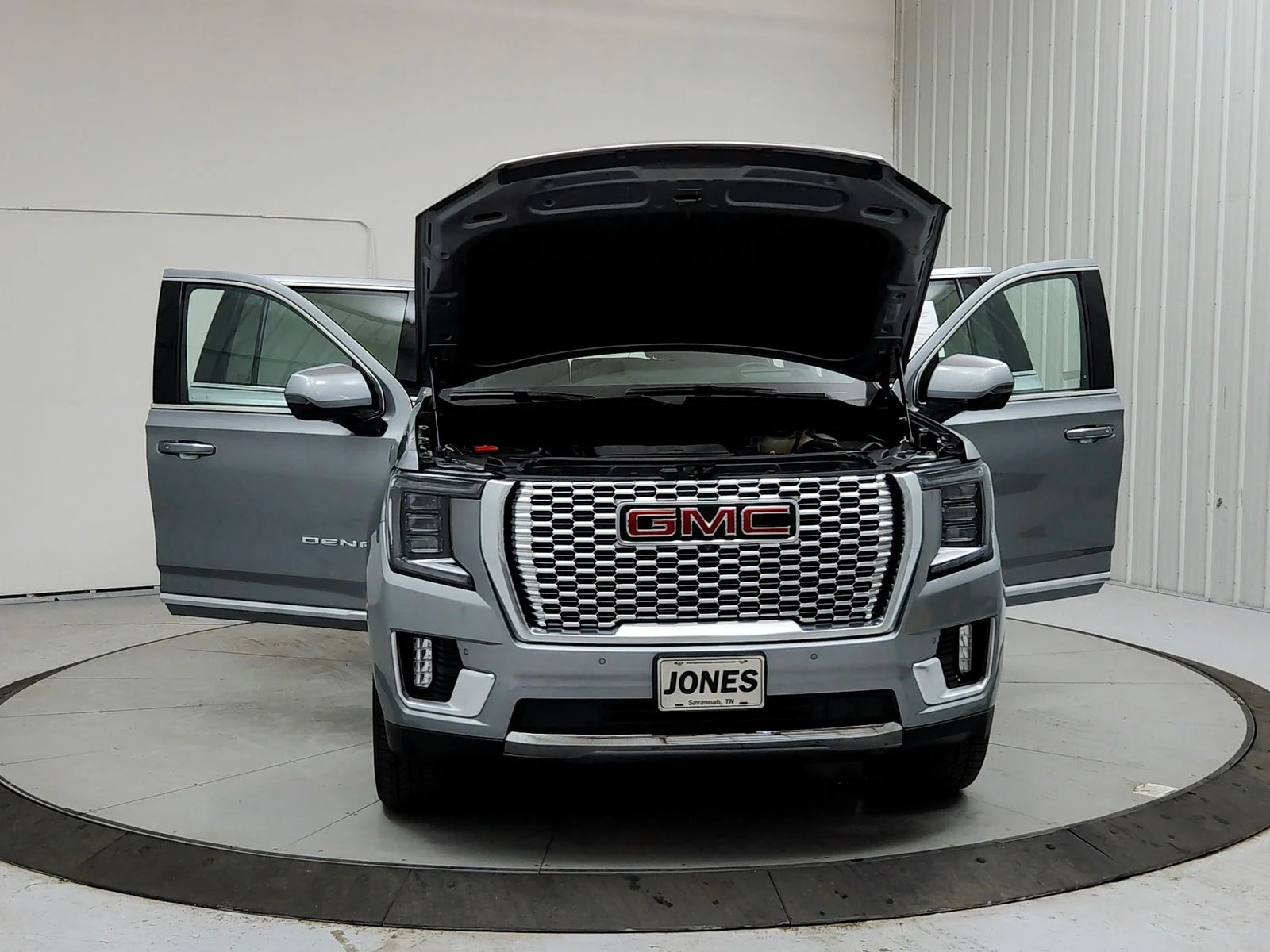 Used 2023 Sterling Metallic GMC Denali image 12