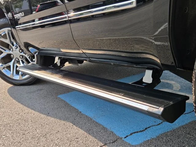 Used 2019 Black GMC Denali image 25