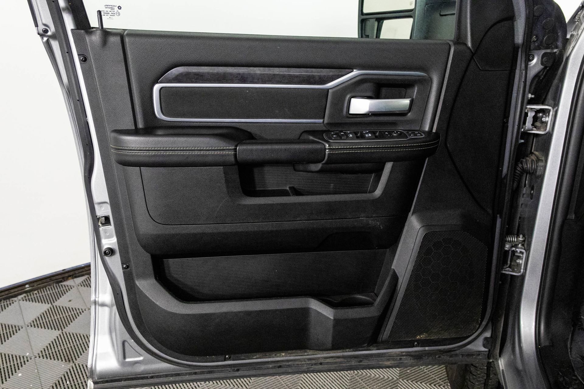 2024 RAM 2500 - Image 30