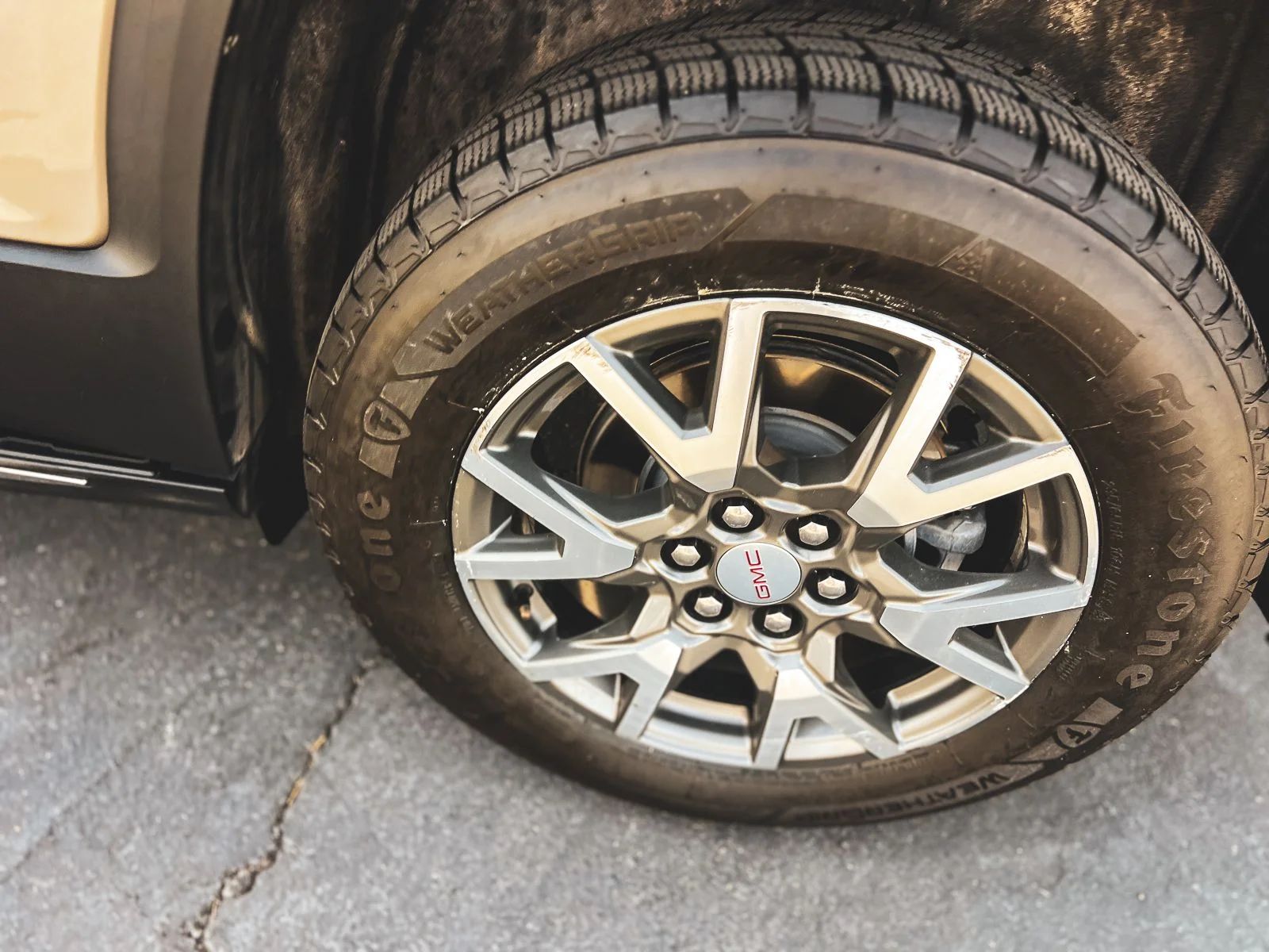2023 GMC Acadia SLE - Photo 11