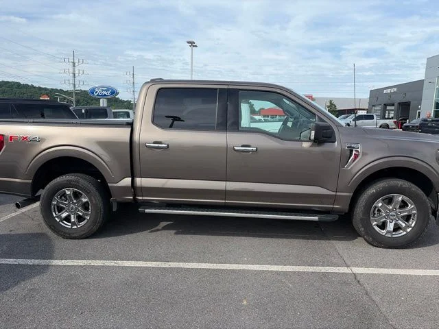 Used 2022 Gray Ford XLT image 3
