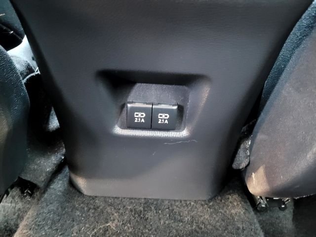 Used 2020  Toyota XLE image 12