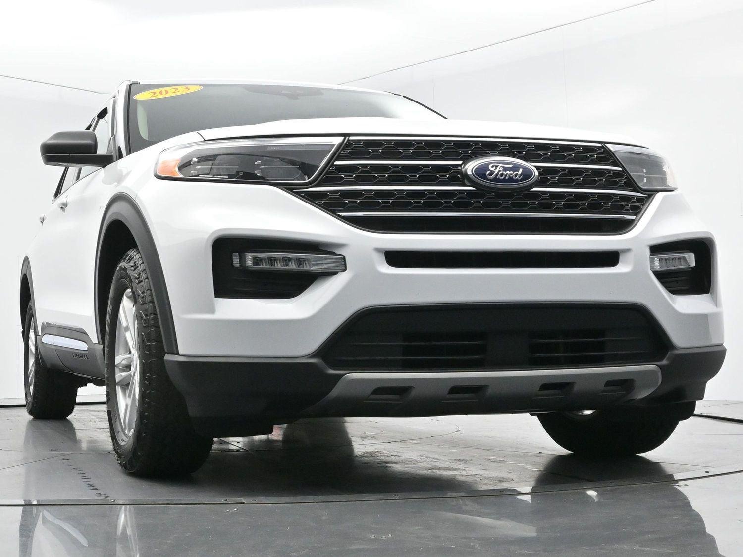 Used 2023 Oxford White Ford XLT image 49