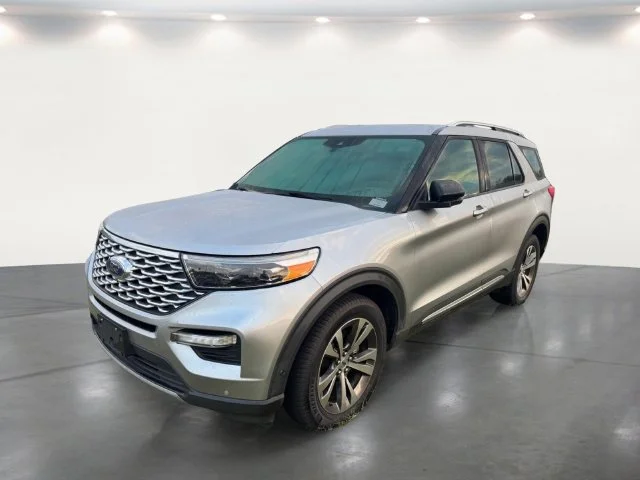Used 2020 Silver Ford Platinum image 2