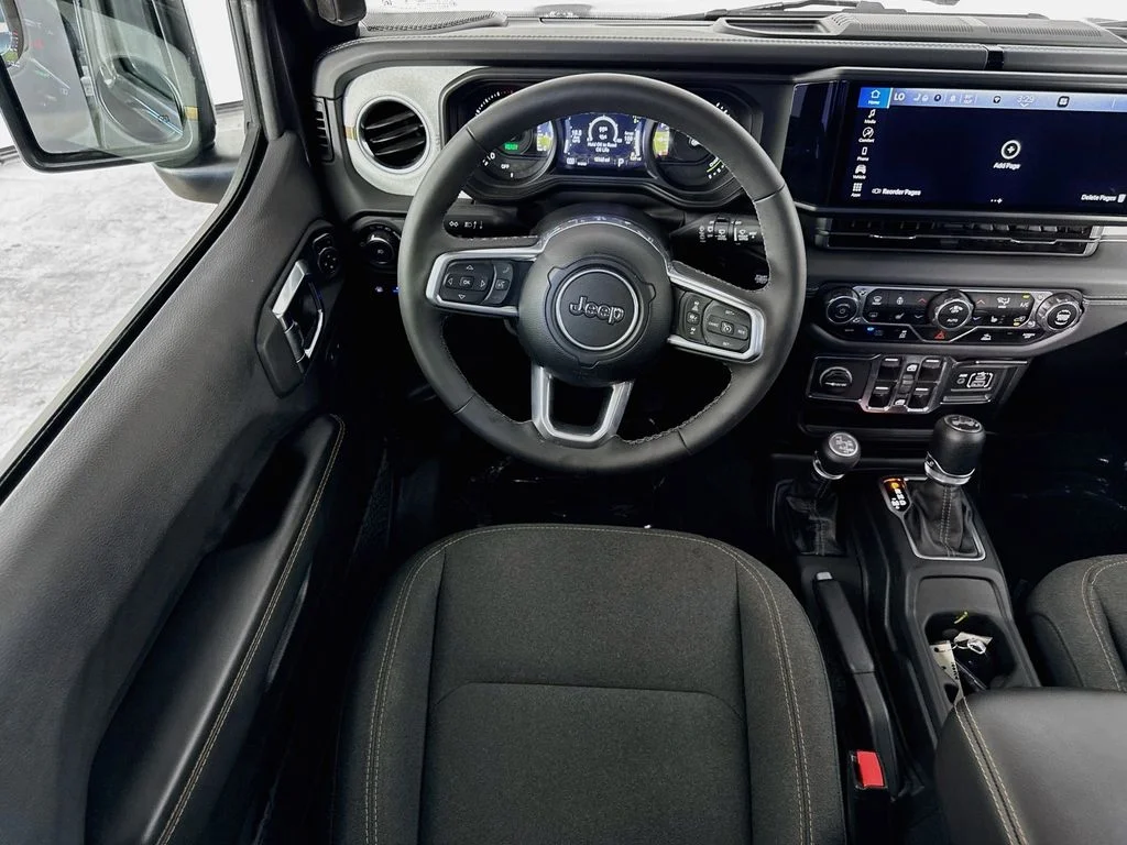 Used 2025 Gray Jeep Sahara 4xe image 21