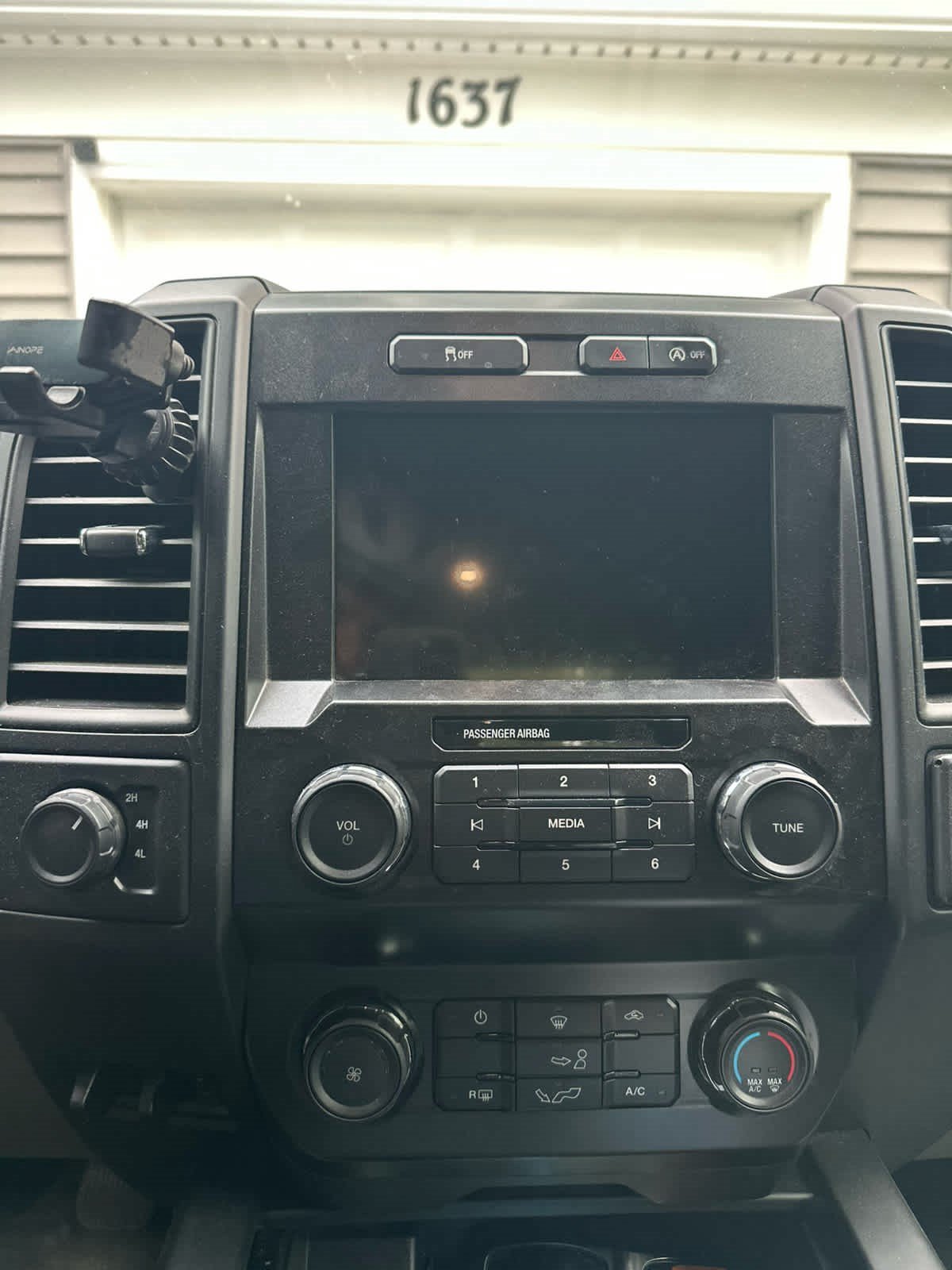Used 2020 Oxford White Ford XL image 5