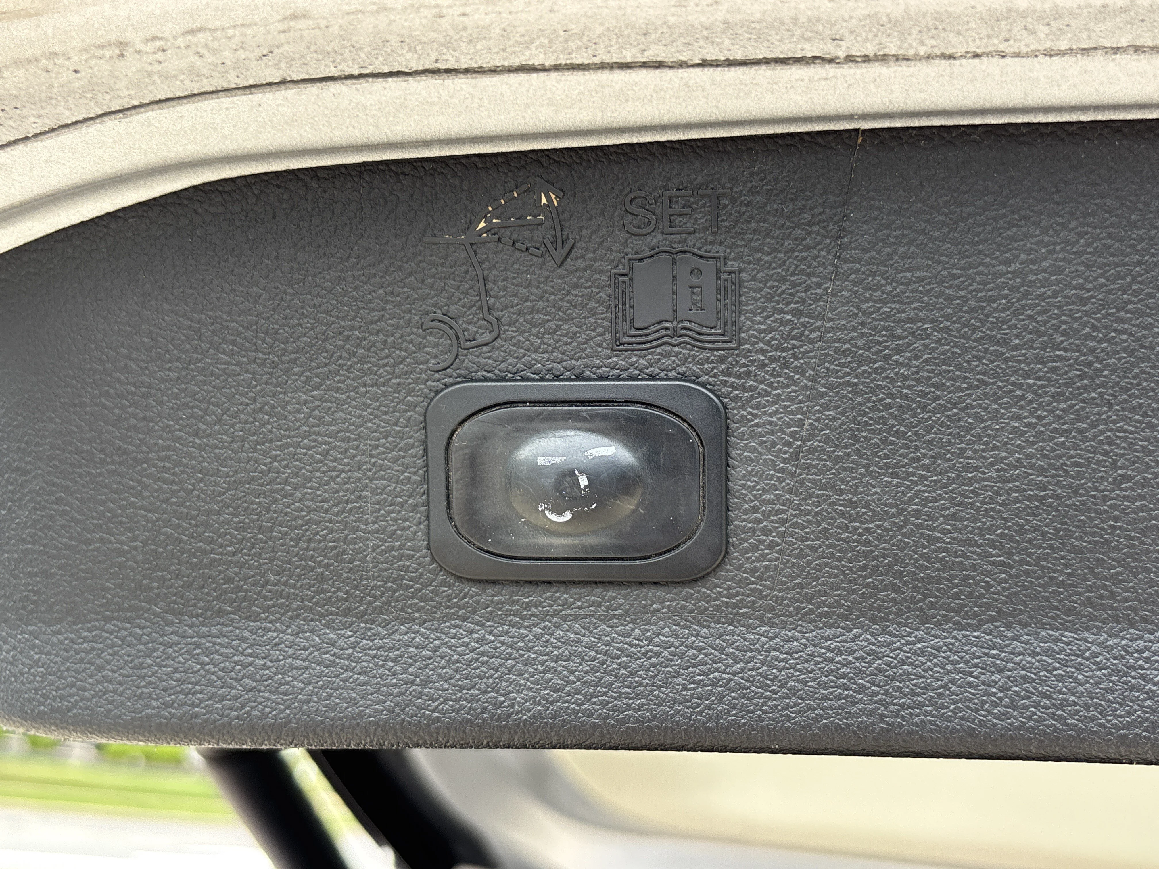 Used 2019 Ingot Silver Metallic Ford SEL image 9