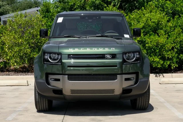 New 2026 Green Land Rover S image 6