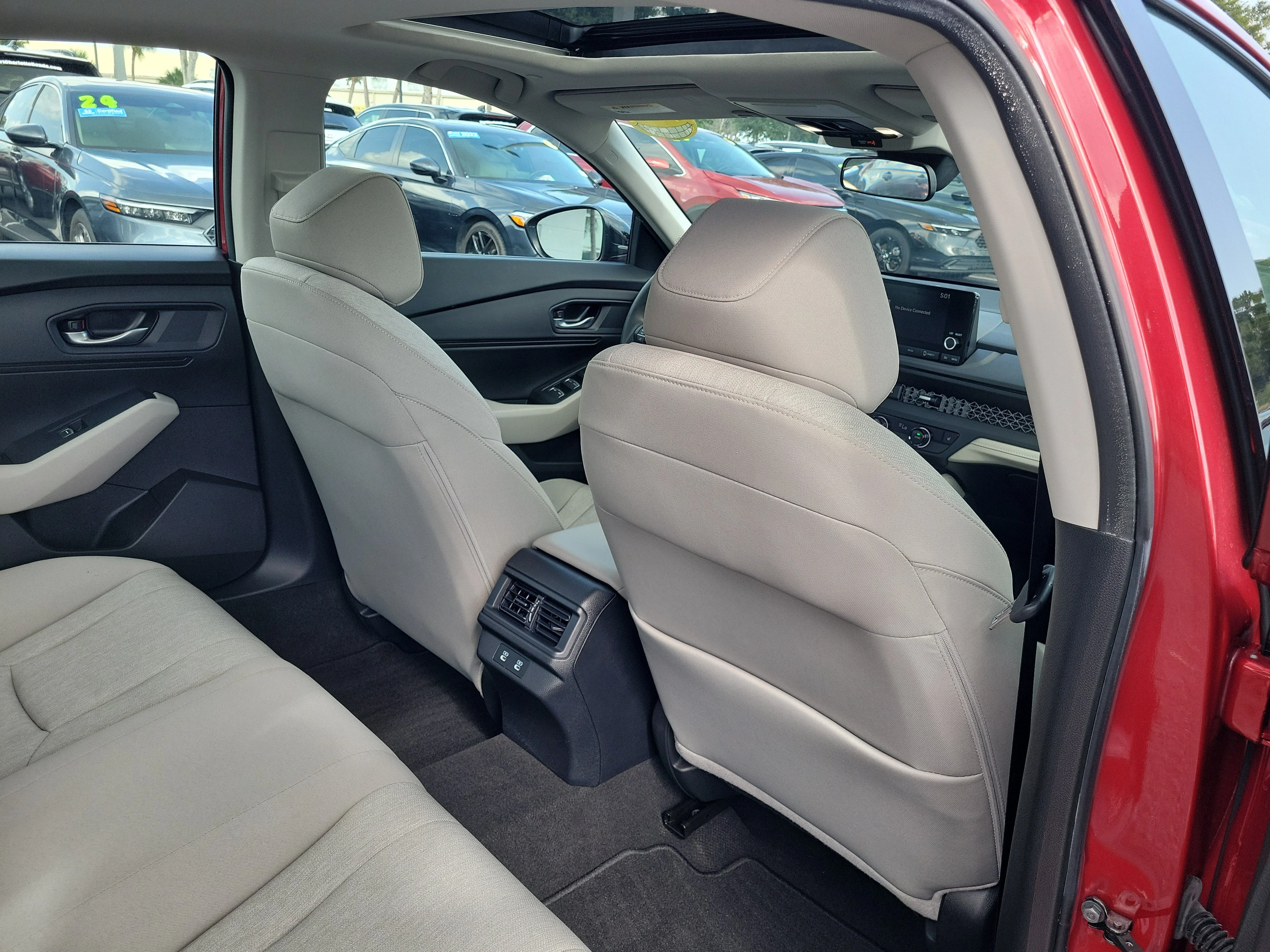 2025 Honda Accord SE - Photo 11