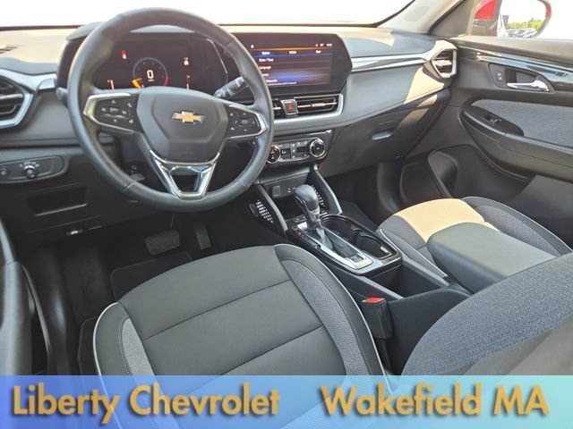 Used 2025 Crimson Metallic Chevrolet LT image 18