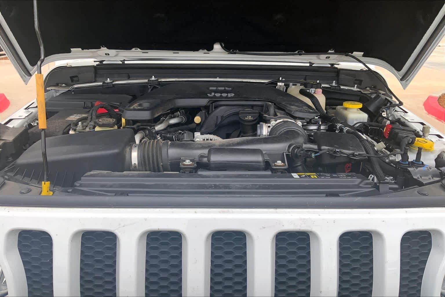 Used 2018 Bright White Clearcoat Jeep Sport image 30