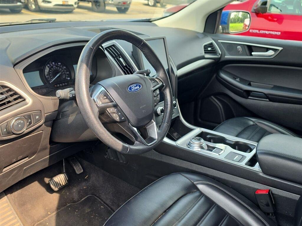Used 2024 Blue Ford SEL image 5
