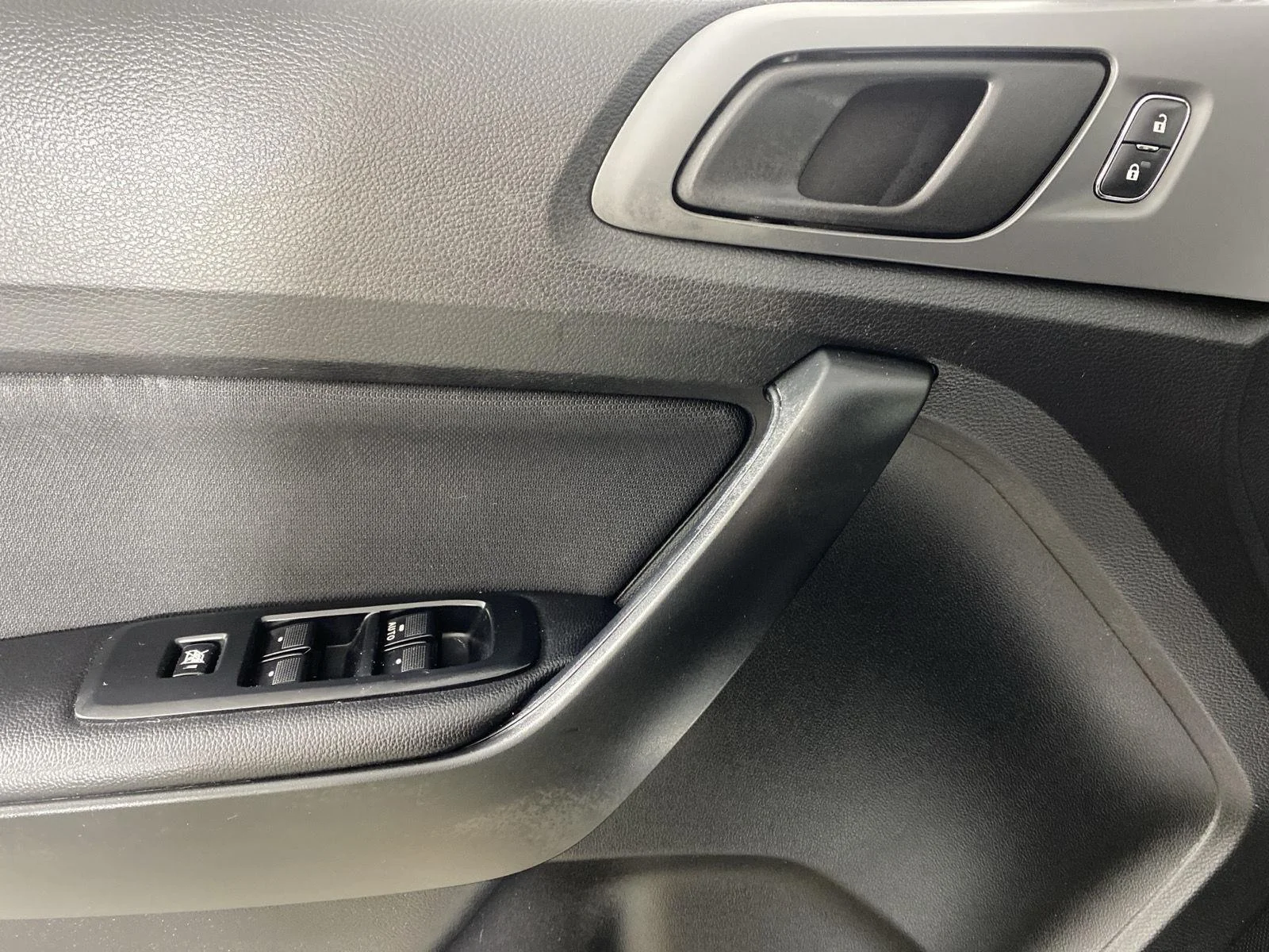 Used 2019 Ingot Silver Ford XL image 14