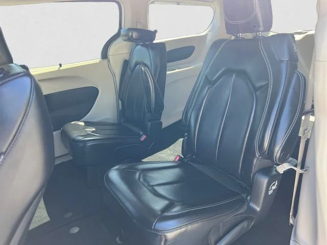 Used 2023 Bright White Clearcoat Chrysler Touring L image 13