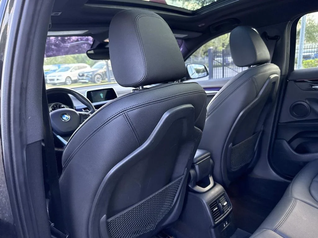 Used 2019 Black BMW sDrive28i image 14