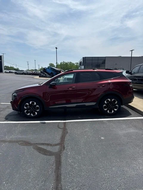 Used 2024 Red Kia X-Line image 4
