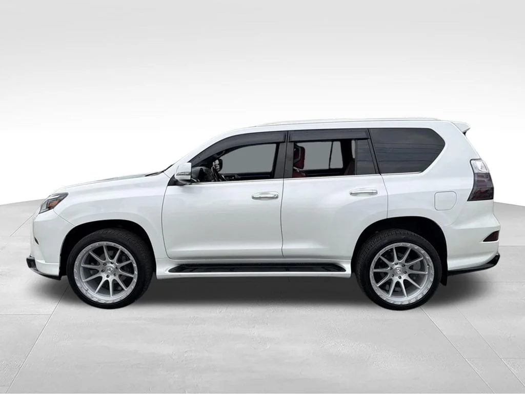Used 2021 White Lexus 460 image 5