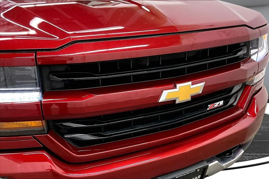 Certified Used 2018 Red Chevrolet LT image 32