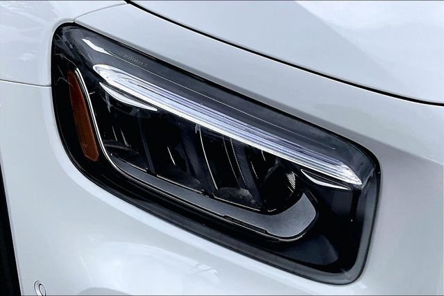 Used 2026 White Mercedes-Benz GLB 250 image 24