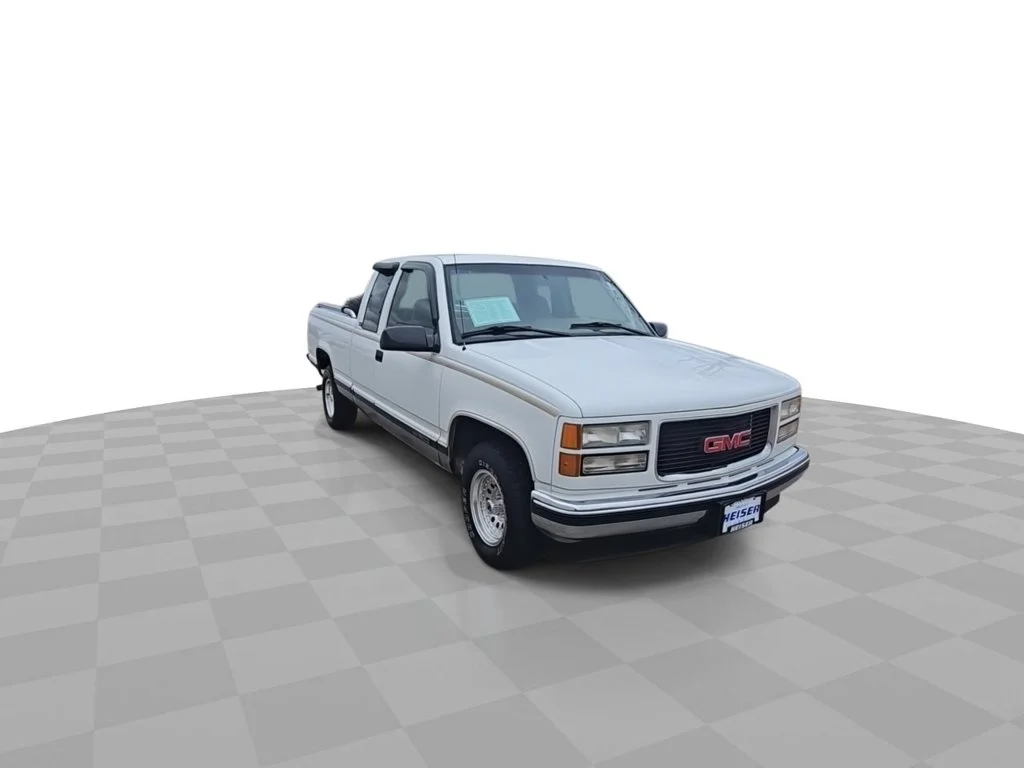Used 1996  GMC SL image 2