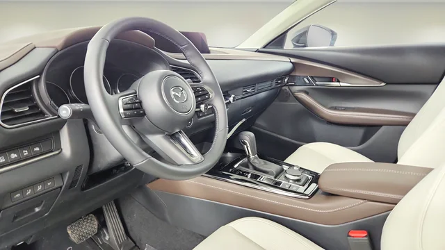 2025 Mazda CX-30 Turbo Premium Plus - Photo 12