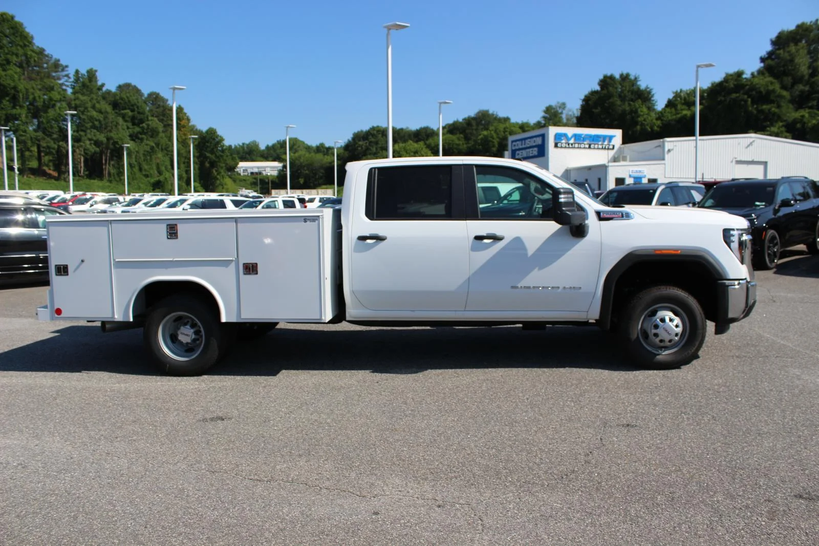 New 2026 Summit White GMC Pro image 8