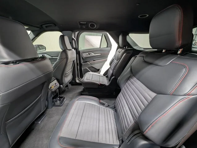 New 2026 Space White Metallic Ford ST-Line image 44