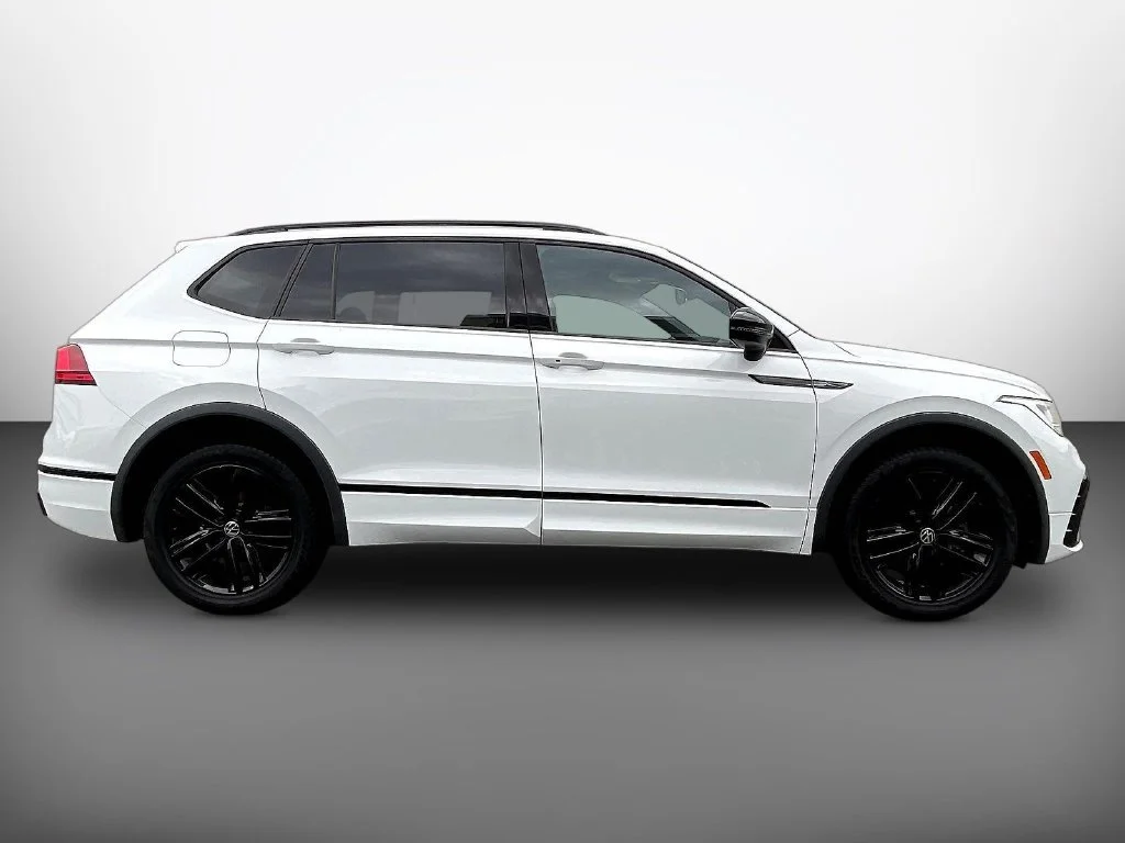 Used 2022 Pure White Volkswagen 2.0T SE R-Line Black image 8