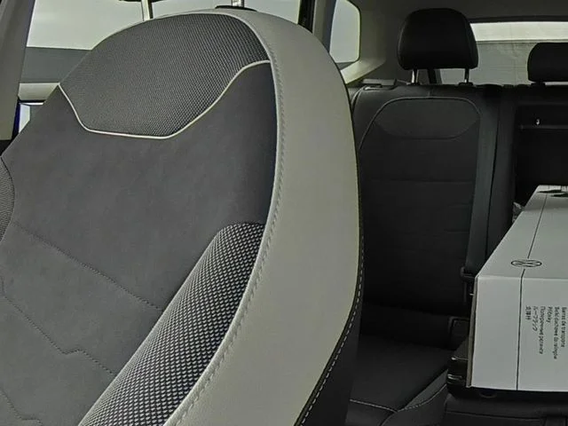 New 2026 Black Volkswagen 1.5T SE image 40