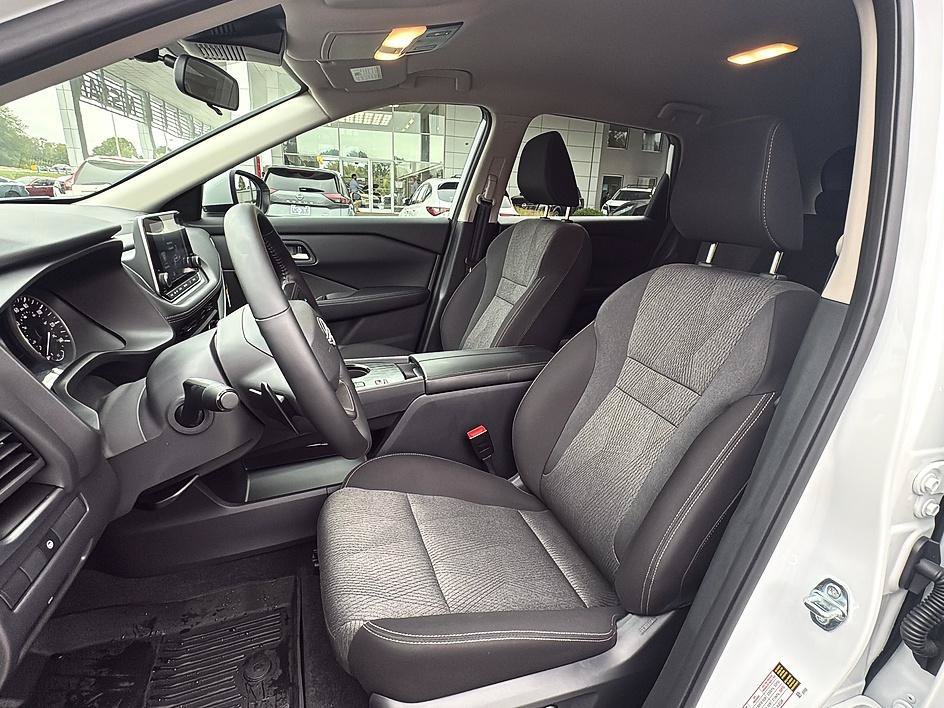 Used 2026 Everest White Pearl Tricoat Nissan SV image 19