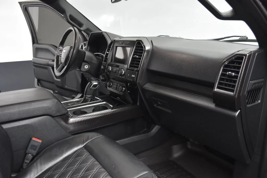 Used 2020 Black Ford XLT image 24