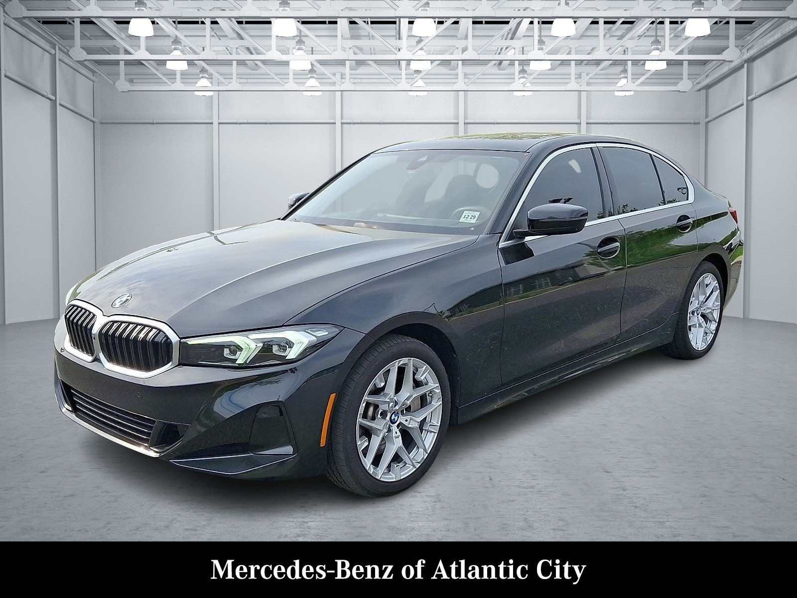 Used 2025 Black Sapphire Metallic BMW xDrive image 3