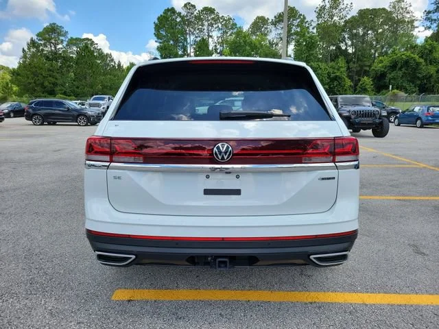2025 Volkswagen Atlas SE w/Tech - Photo 8