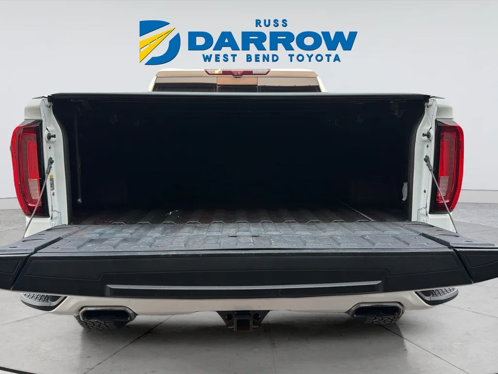 Used 2021 White GMC AT4 image 30