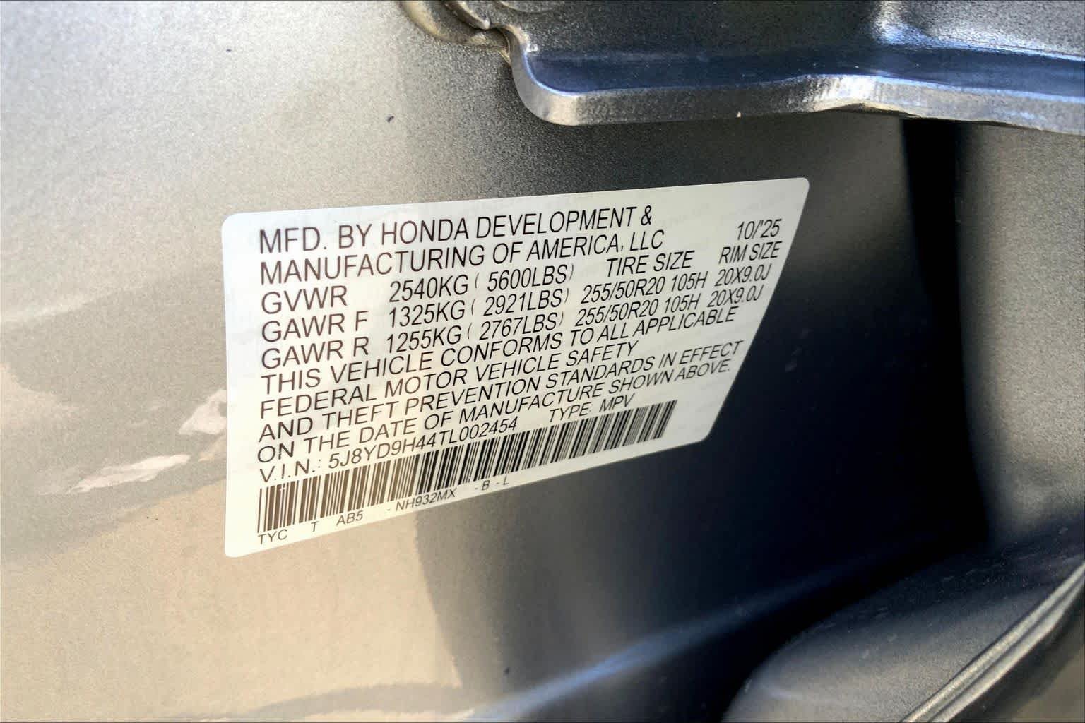 New 2026 Solar Silver Metallic Acura w/Technology Package image 19
