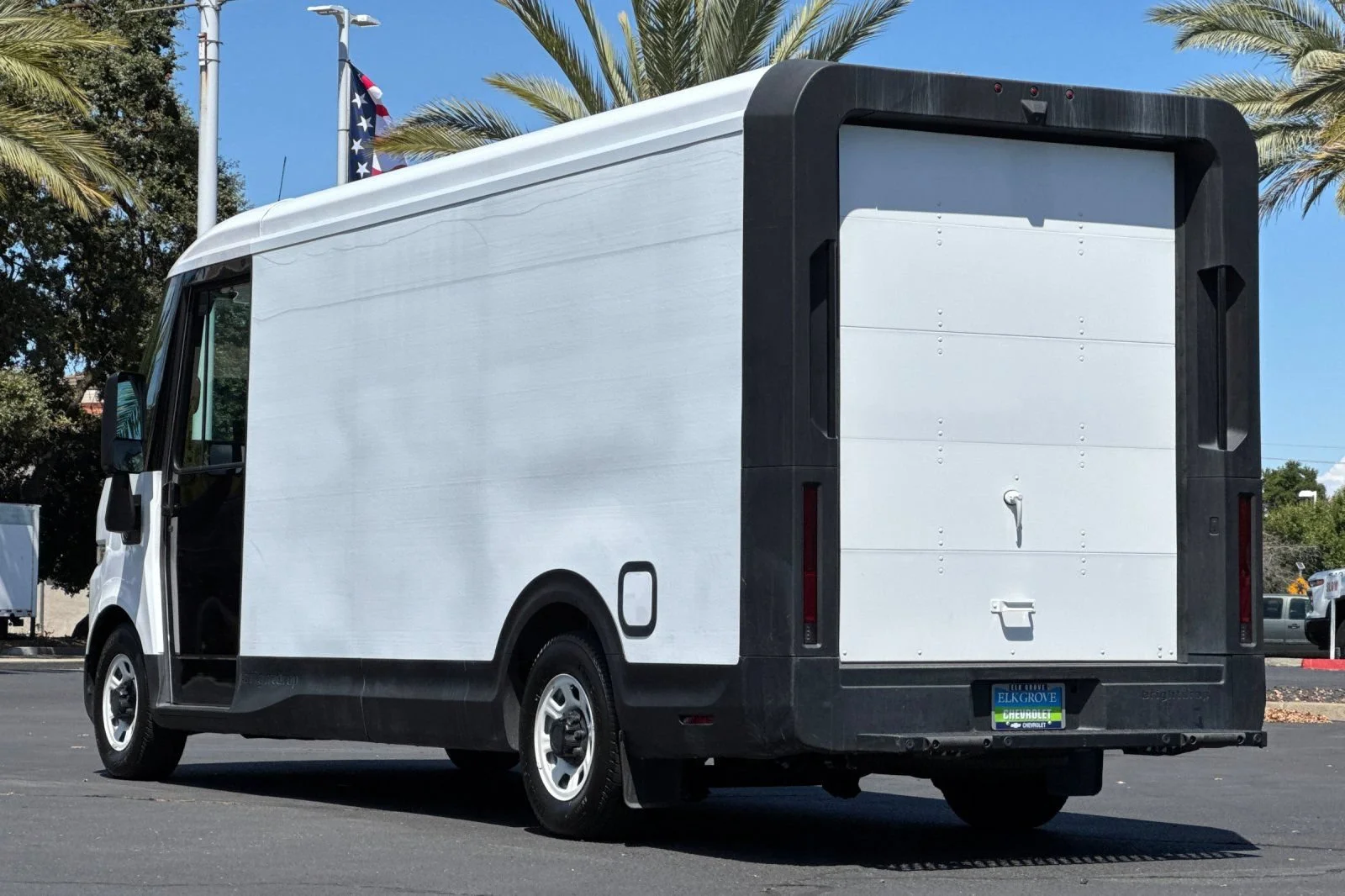 Used 2023 Oyster White BrightDrop EJY image 5