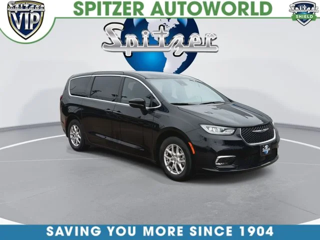 Used 2025 Black Chrysler Select image 3