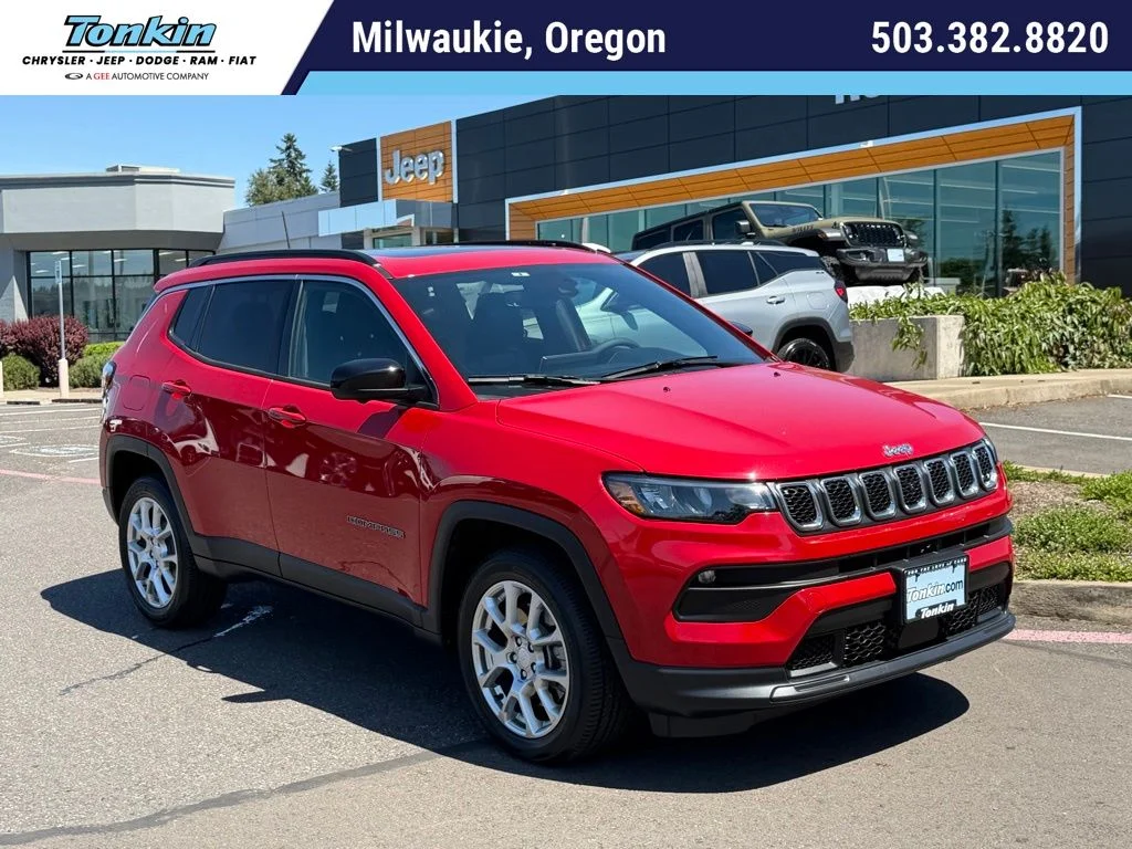 2023 Jeep Compass Latitude Lux 4X4's photo