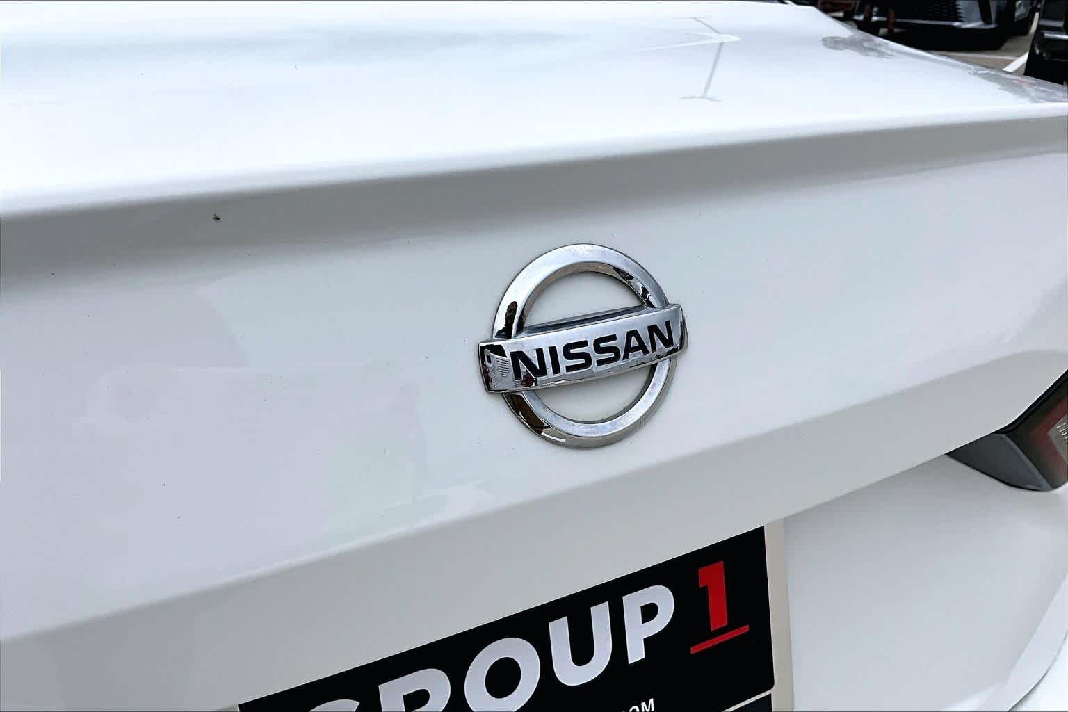 Used 2021 Glacier White Nissan 2.5 S image 31