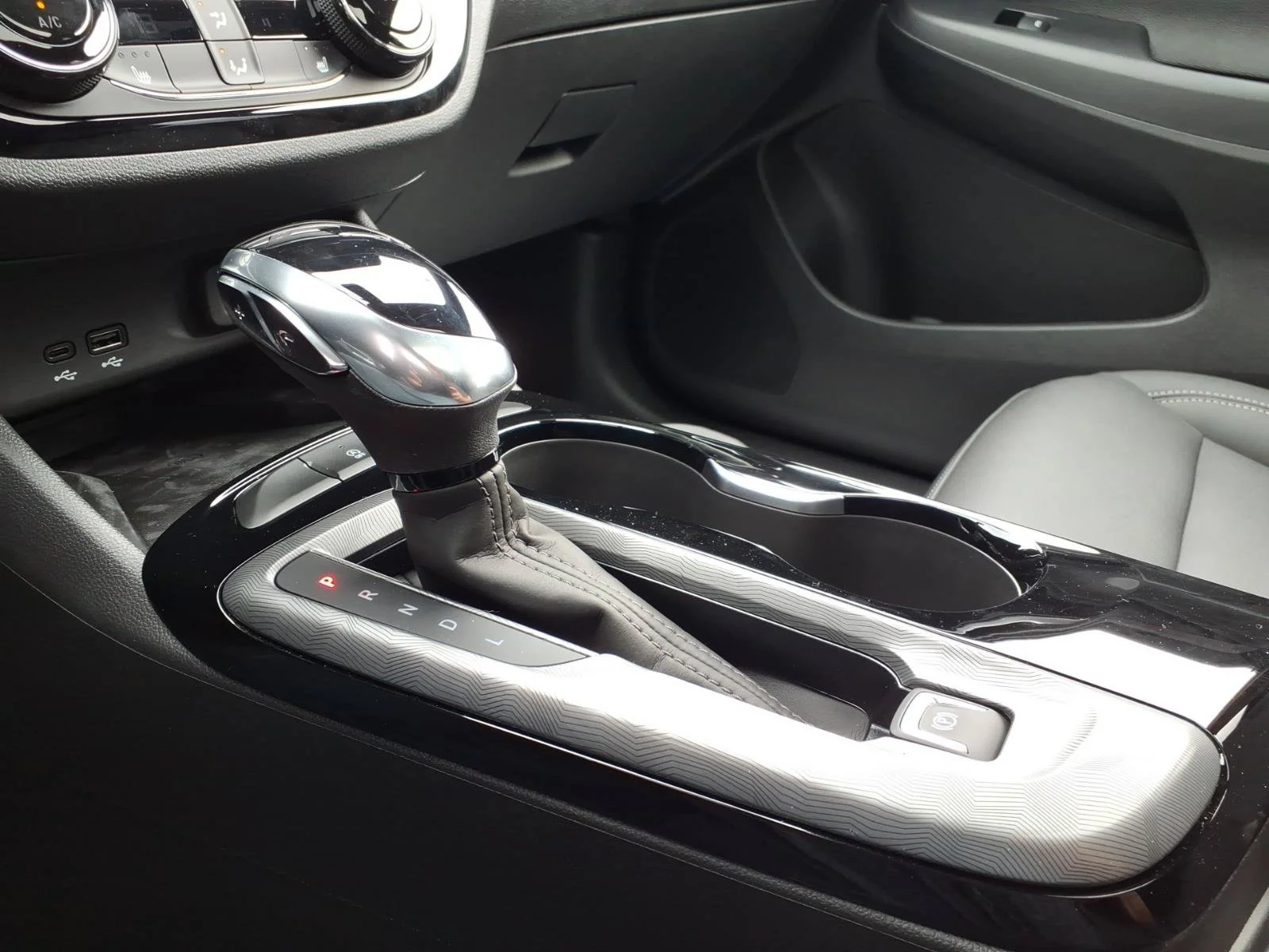 2026 Buick Envista Sport Touring - Photo 19