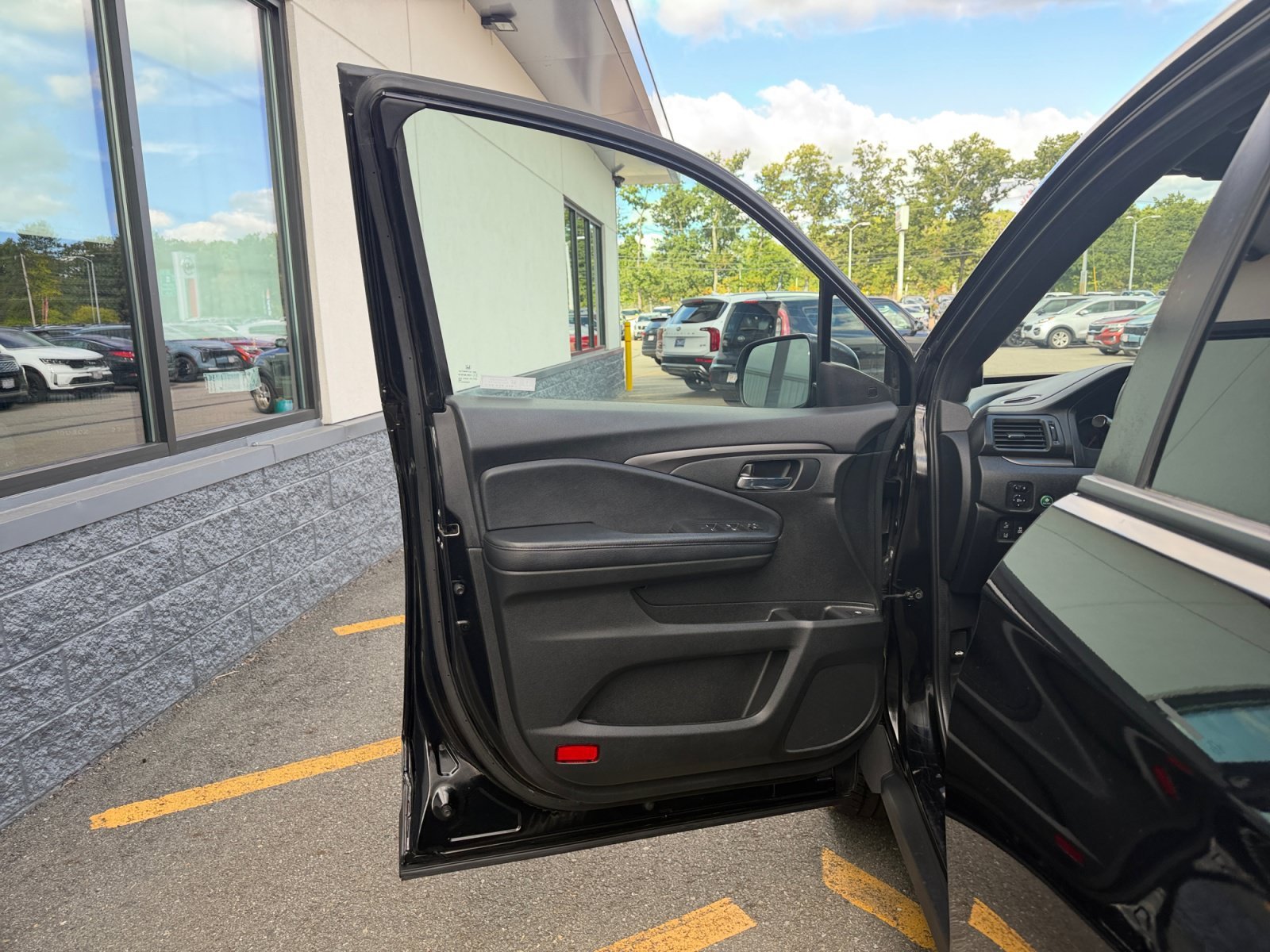 Certified Used 2022 Crystal Black Pearl Honda AWD SPORT image 26