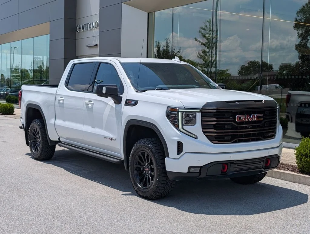 Used 2023 White GMC AT4X image 9